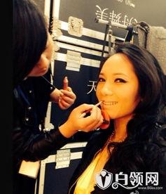 李洛伊个人资料,才华横溢的艺术家，人生轨迹与艺术成就的完美融合