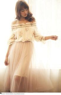 瑞丽李妍资料,时尚界的璀璨新星，魅力四射的时尚达人