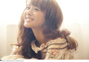 瑞丽李妍资料,时尚界的璀璨新星，魅力四射的时尚达人