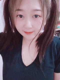 瑞丽李妍资料,时尚界的璀璨新星，魅力四射的时尚达人